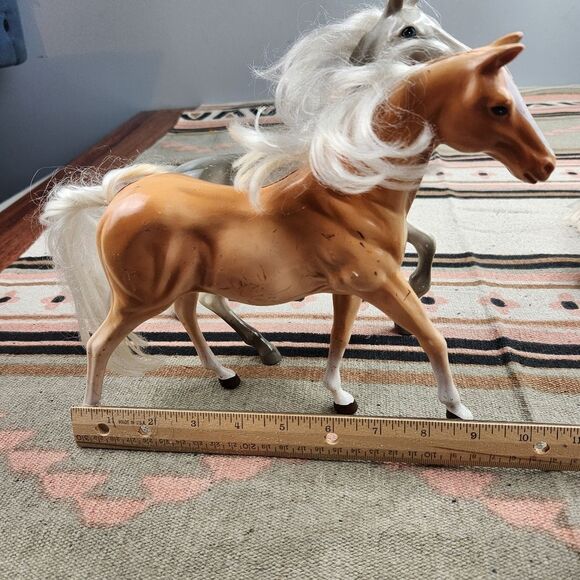 Vintage Horses Plastic Bundle Of 2 M.T.H.K 1990's - Picture 2 of 12